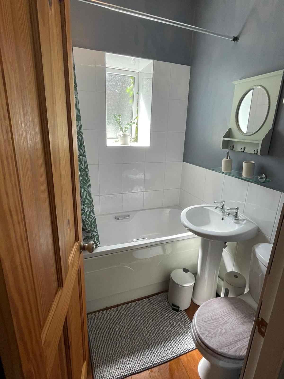 The Little Hideaway - Historic Gem Off Haworth Main Street Villa Buitenkant foto
